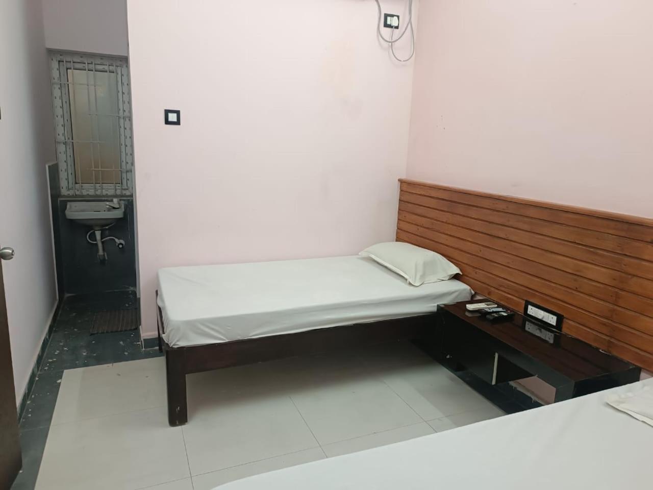 Sgs Residency Villa Тирупати Екстериор снимка